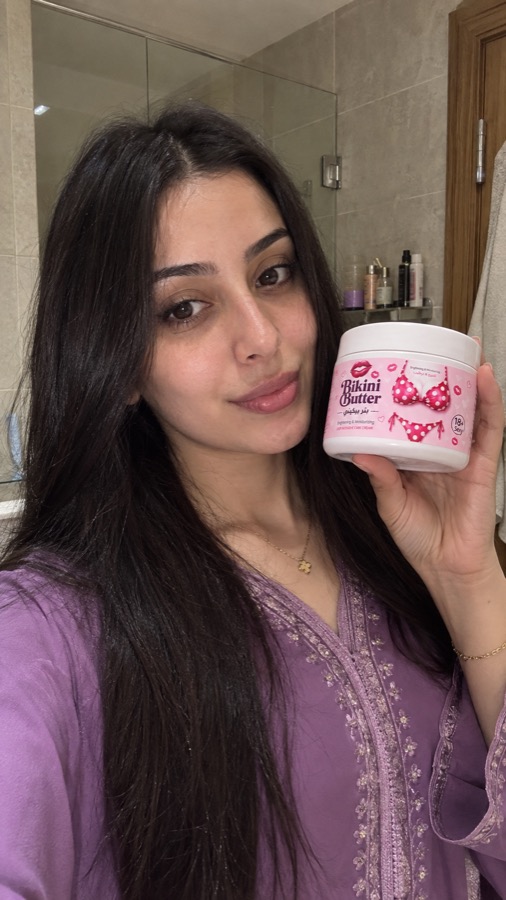 زبونة femora مع Bikini Butter